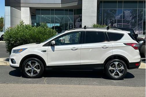 WHITE PLATINUM MET TRI-COAT 2017 Ford Escape SE