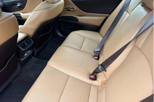 2019 Lexus ES 350 BASE