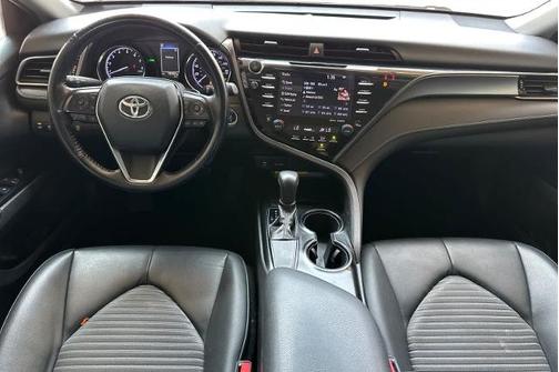 2019 Toyota Camry SE
