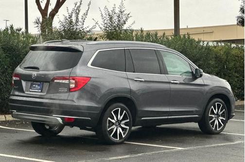 2022 Honda Pilot TOURING 7-PASSENGER