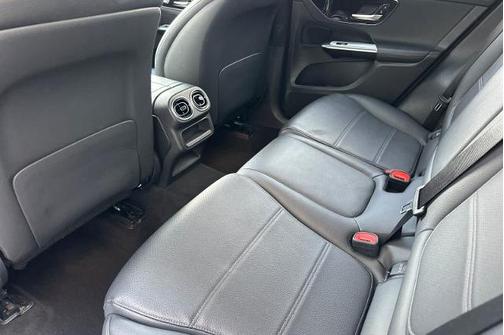 Polar White 2024 Mercedes-Benz GLC 300 BASE