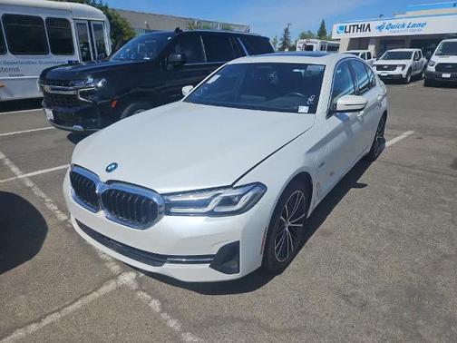Mineral White Metallic 2023 BMW 530e 530E XDRIVE