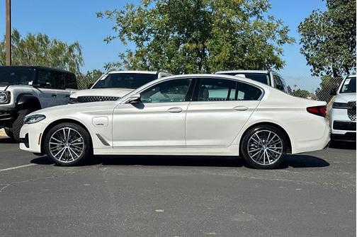 Mineral White Metallic 2023 BMW 530e 530E XDRIVE