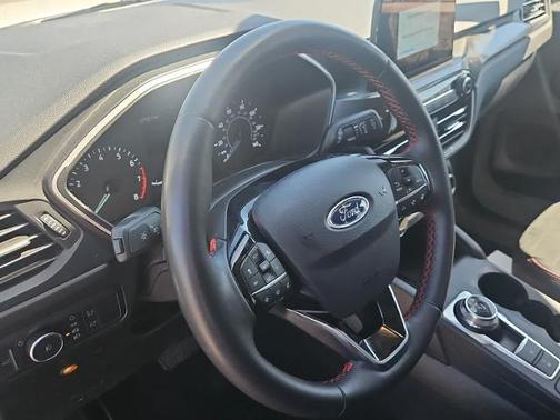 STAR WHITE METALLIC TRI-COA 2022 Ford Escape SEL