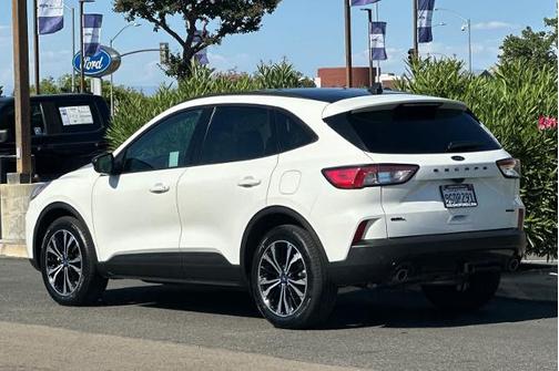STAR WHITE METALLIC TRI-COA 2022 Ford Escape SEL