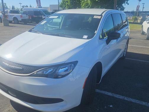 Bright White Clearcoat 2024 Chrysler Voyager LX