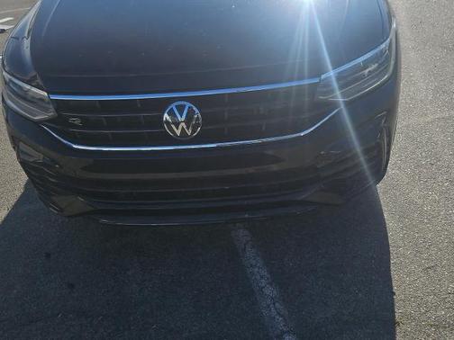 2022 Volkswagen Tiguan 2.0T SE R-LINE BLACK