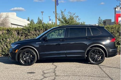 2022 Volkswagen Tiguan 2.0T SE R-LINE BLACK