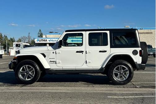 2022 Jeep Wrangler Unlimited SAHARA