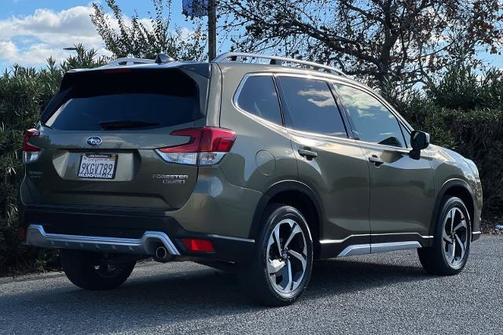 2024 Subaru Forester TOURING