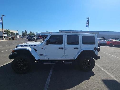 Bright White Clearcoat 2021 Jeep Wrangler Unlimited RUBICON