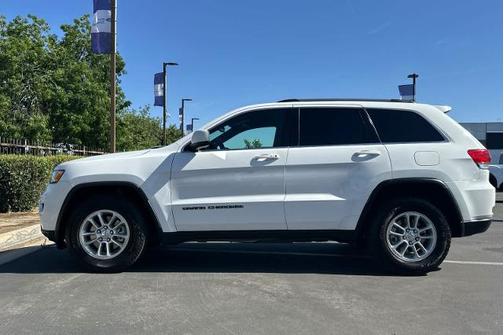 2019 Jeep Grand Cherokee LAREDO