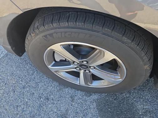 CARBONIZED GRAY 2024 Ford Edge SEL