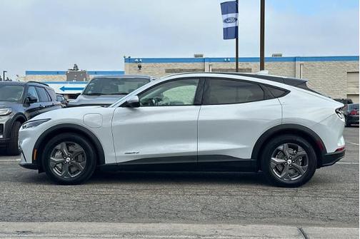 2022 Ford Mustang Mach-E SELECT