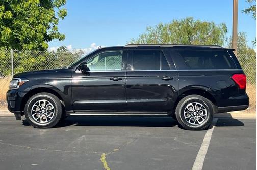 AGATE BLACK METALLIC 2024 Ford Expedition XLT