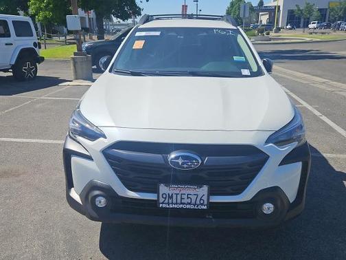 Crystal White Pearl 2024 Subaru Outback PREMIUM