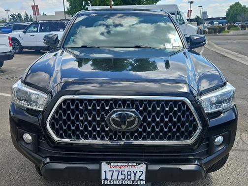 Midnight Black Metallic 2018 Toyota Tacoma TRD OFF ROAD