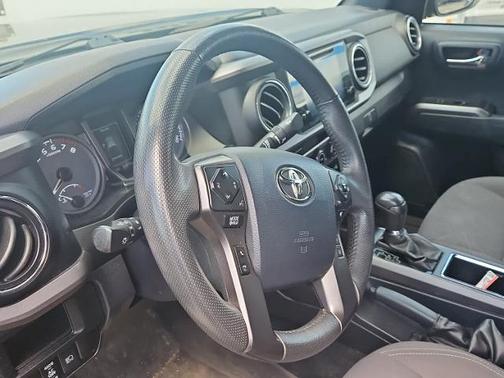Midnight Black Metallic 2018 Toyota Tacoma TRD OFF ROAD