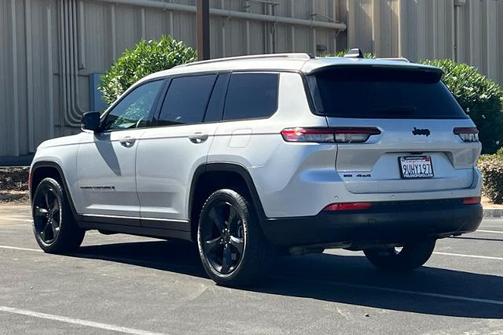 Silver Zynith 2021 Jeep Grand Cherokee LAREDO