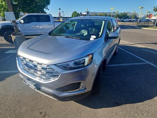 ICONIC SILVER 2022 Ford Edge TITANIUM