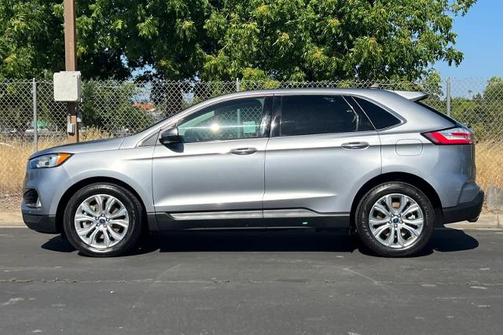 ICONIC SILVER 2022 Ford Edge TITANIUM