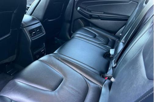ICONIC SILVER 2022 Ford Edge TITANIUM