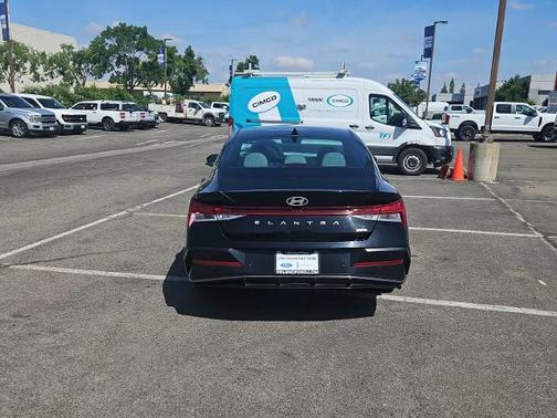 2024 Hyundai ELANTRA LIMITED