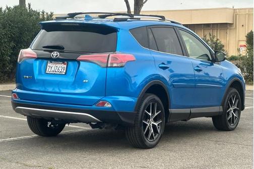 2017 Toyota RAV4 SE