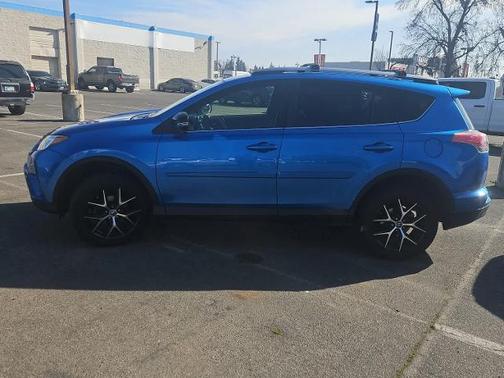 2017 Toyota RAV4 SE