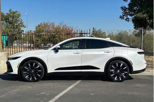 2023 Toyota Crown PLATINUM