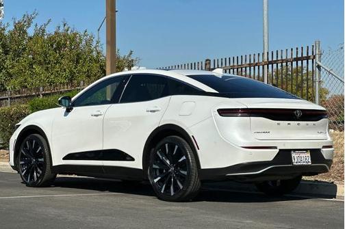 2023 Toyota Crown PLATINUM