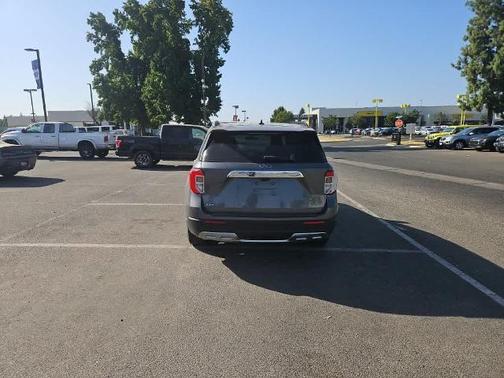 CARBONIZED GRAY METALLIC 2022 Ford Explorer XLT