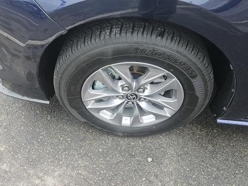 2024 Toyota Sienna LE 8 PASSENGER