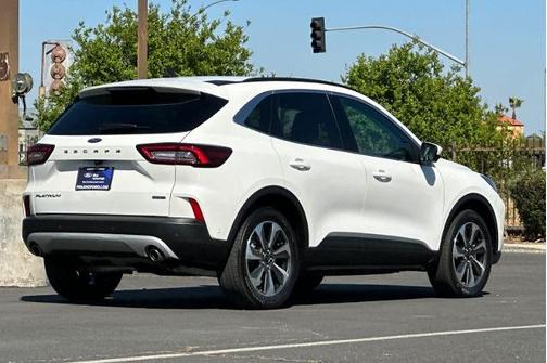 STAR WHITE METALLIC TRI-COA 2024 Ford Escape PLATINUM