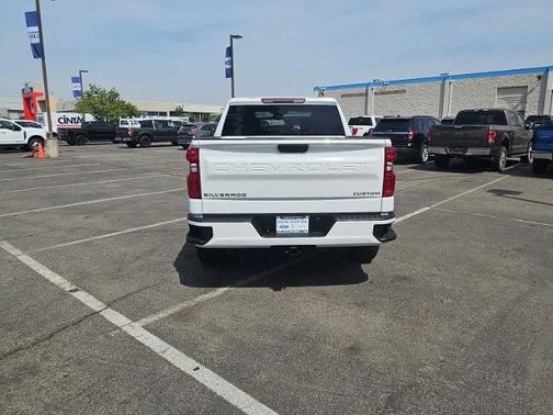 Summit White 2022 Chevrolet Silverado 1500 CUSTOM