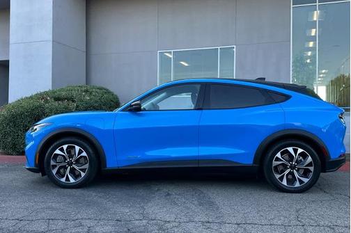 2024 Ford Mustang Mach-E SELECT