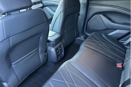 2024 Ford Mustang Mach-E SELECT