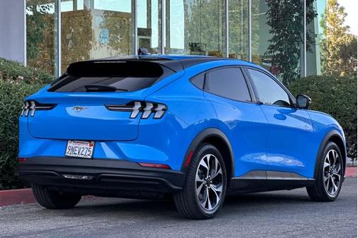 2024 Ford Mustang Mach-E SELECT