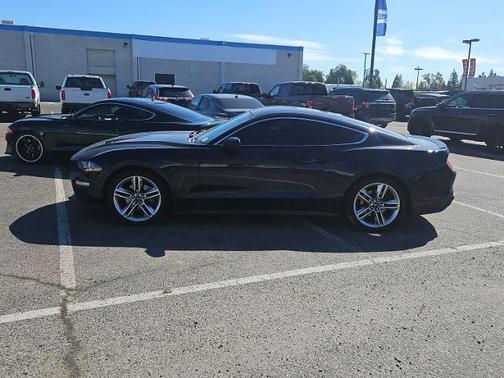 2021 Ford Mustang ECOBOOST PREMIUM