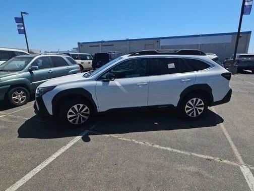 Crystal White Pearl 2023 Subaru Outback PREMIUM
