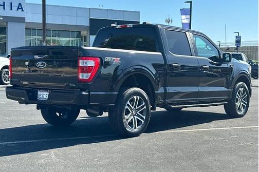 AGATE BLACK METALLIC 2023 Ford F-150 XL