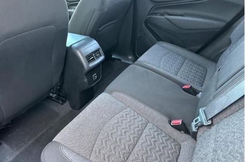 Blue Glow Metallic 2022 Chevrolet Equinox LT W/1LT