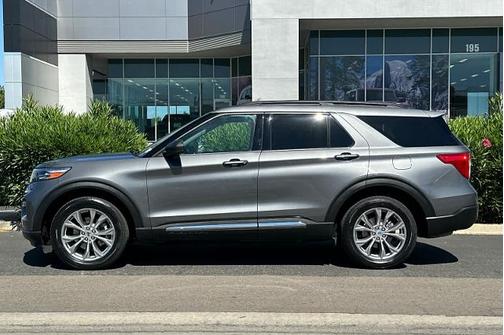 CARBONIZED GRAY METALLIC 2023 Ford Explorer XLT