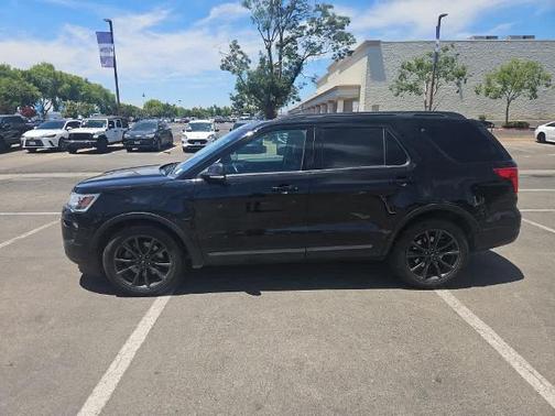 SHADOW BLACK 2018 Ford Explorer XLT