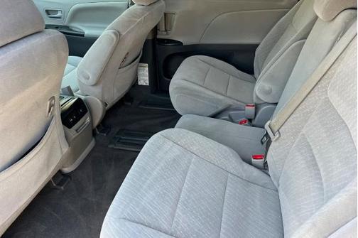 2018 Toyota Sienna LE 8 PASSENGER