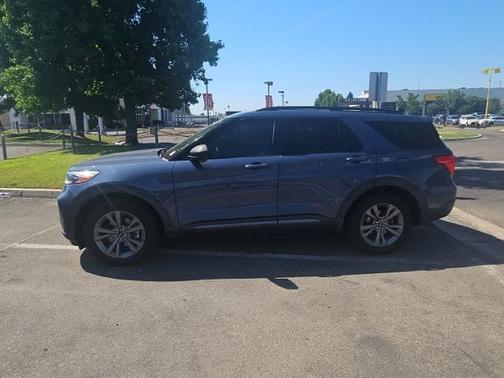 INFINITE BLUE MET TINTED CC 2021 Ford Explorer XLT