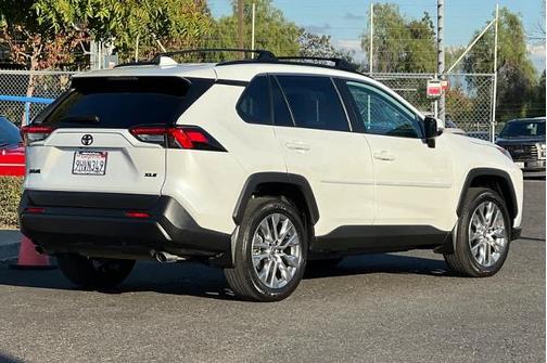 2023 Toyota RAV4 XLE PREMIUM
