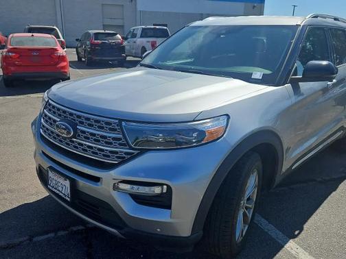 ICONIC SILVER METALLIC 2021 Ford Explorer LIMITED