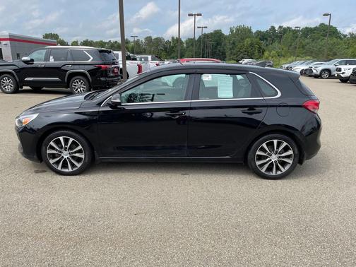 Black Noir Pearl 2018 Hyundai Elantra GT Base
