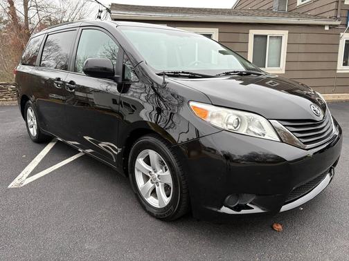 2013 Toyota Sienna LE